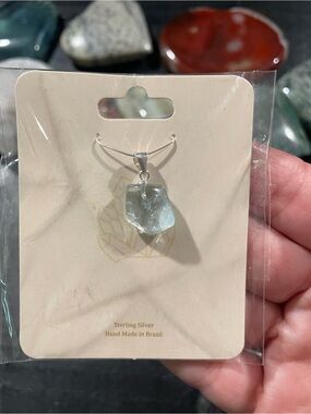 Topaz and sterling silver pendant drop style fully polished